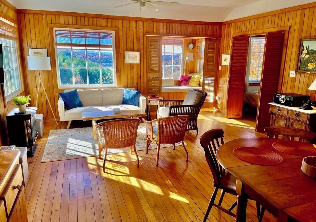 Photo of Livingroom in Monterey