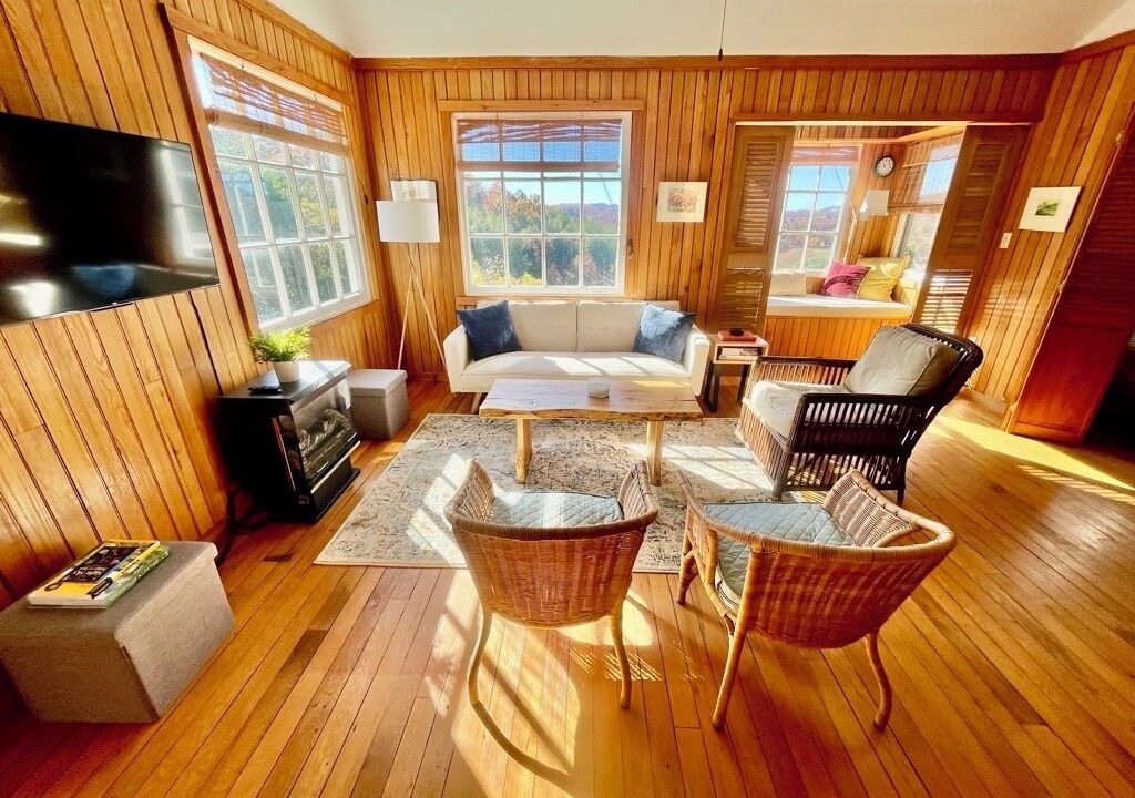 Photo of Livingroom in Monterey
