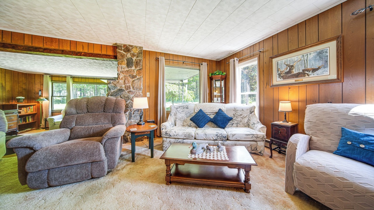 Photo of Livingroom in Bloomfield Township