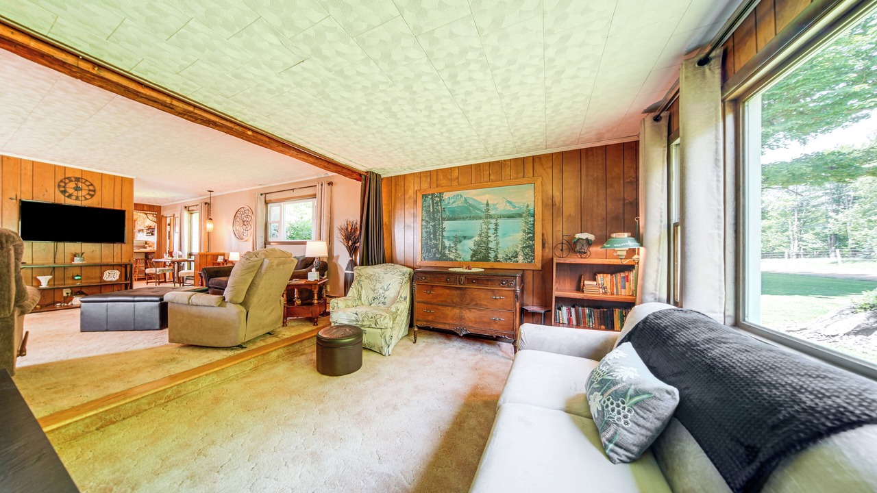 Photo of Livingroom in Bloomfield Township