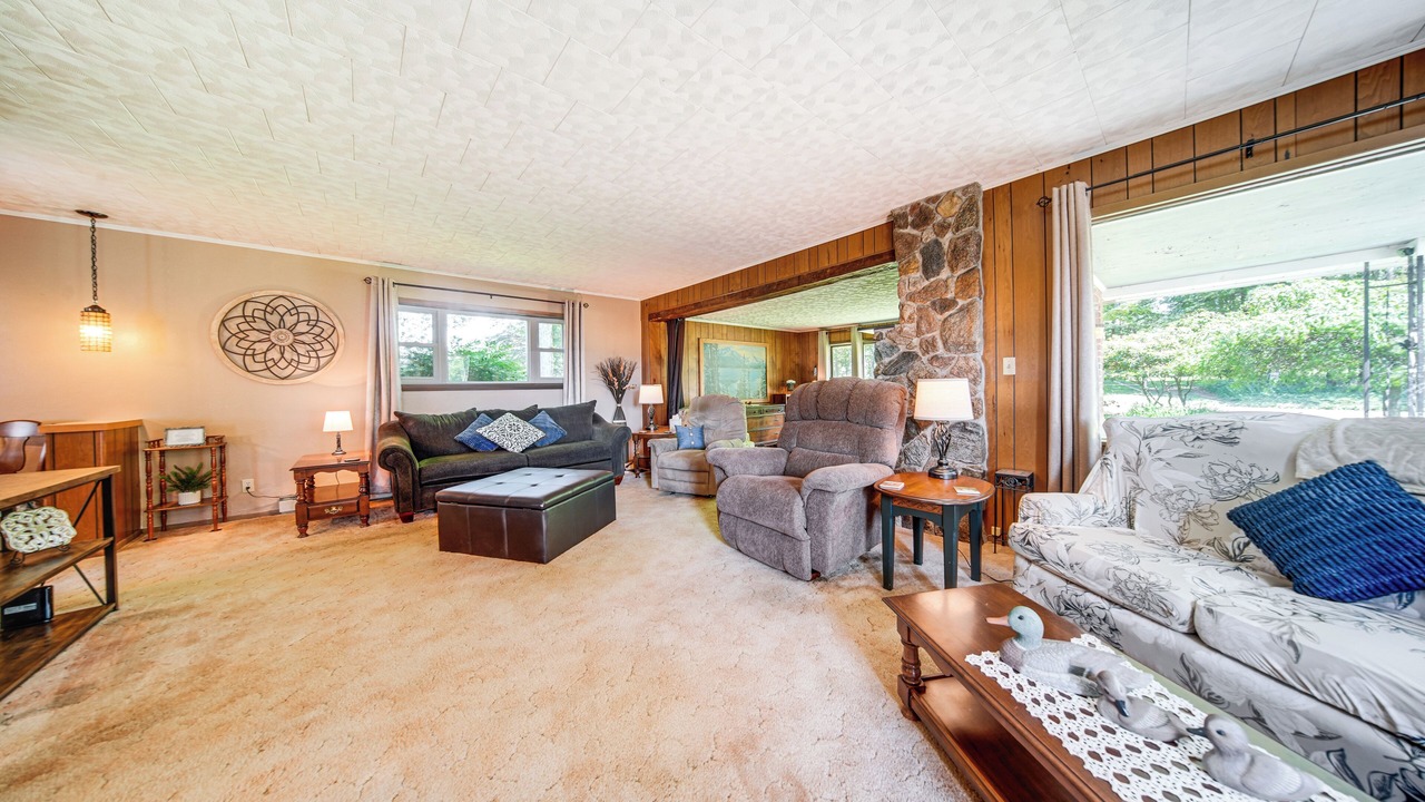 Photo of Livingroom in Bloomfield Township