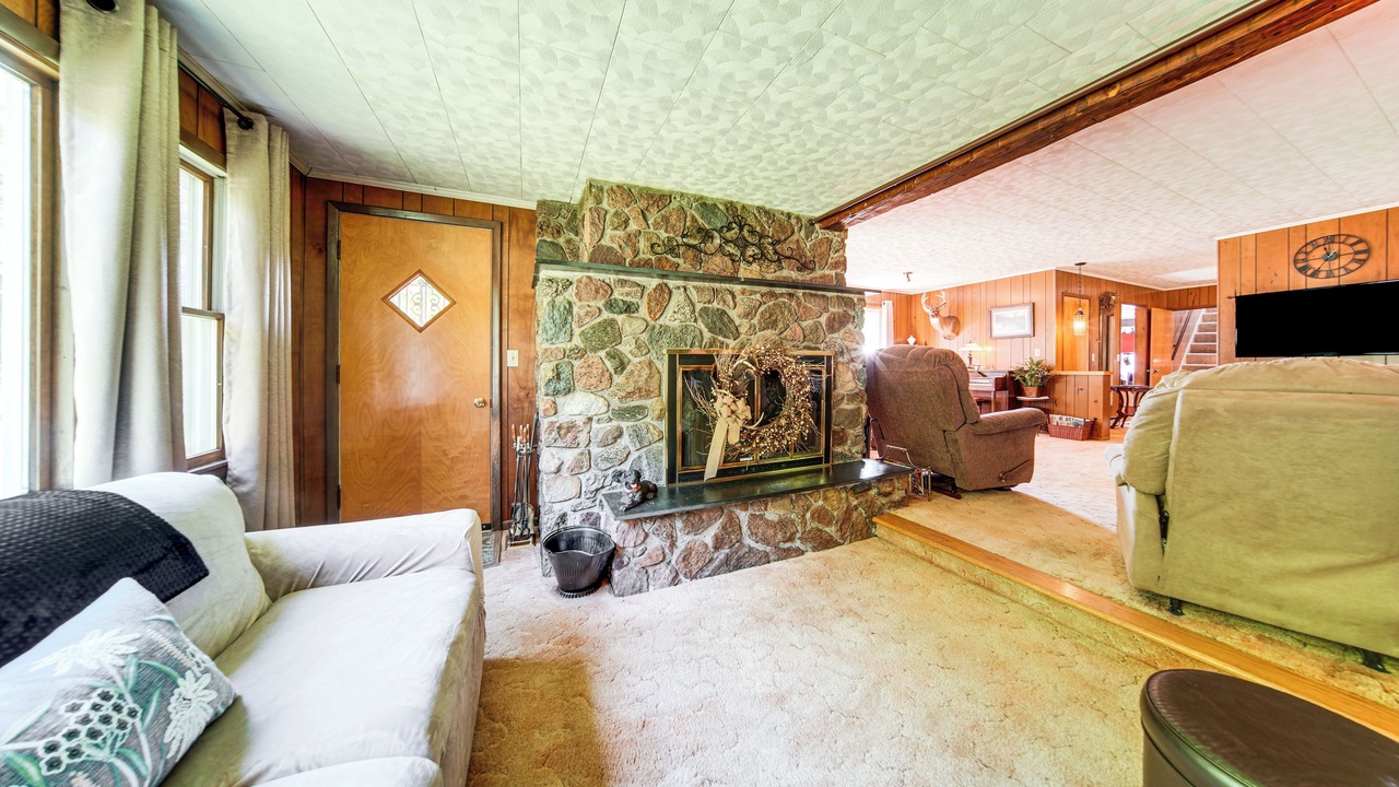 Photo of Livingroom in Bloomfield Township
