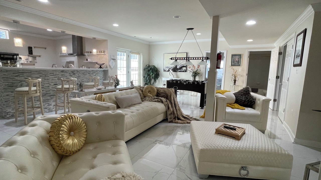 Photo of Livingroom in Calverton
