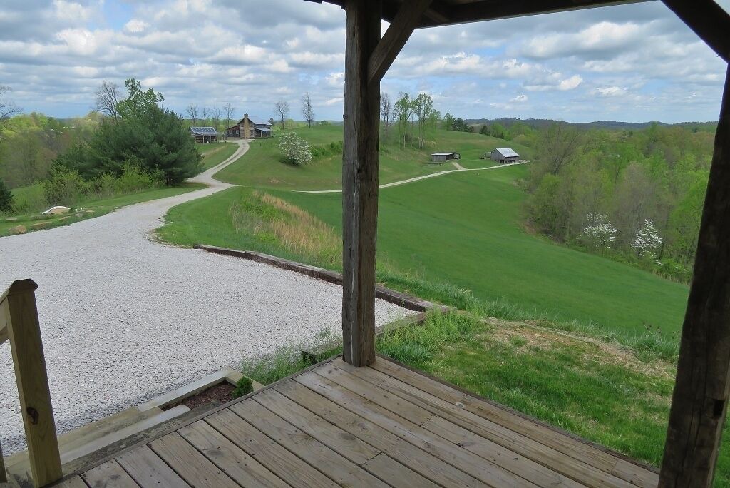 Photo of Outdoor in Clendenin