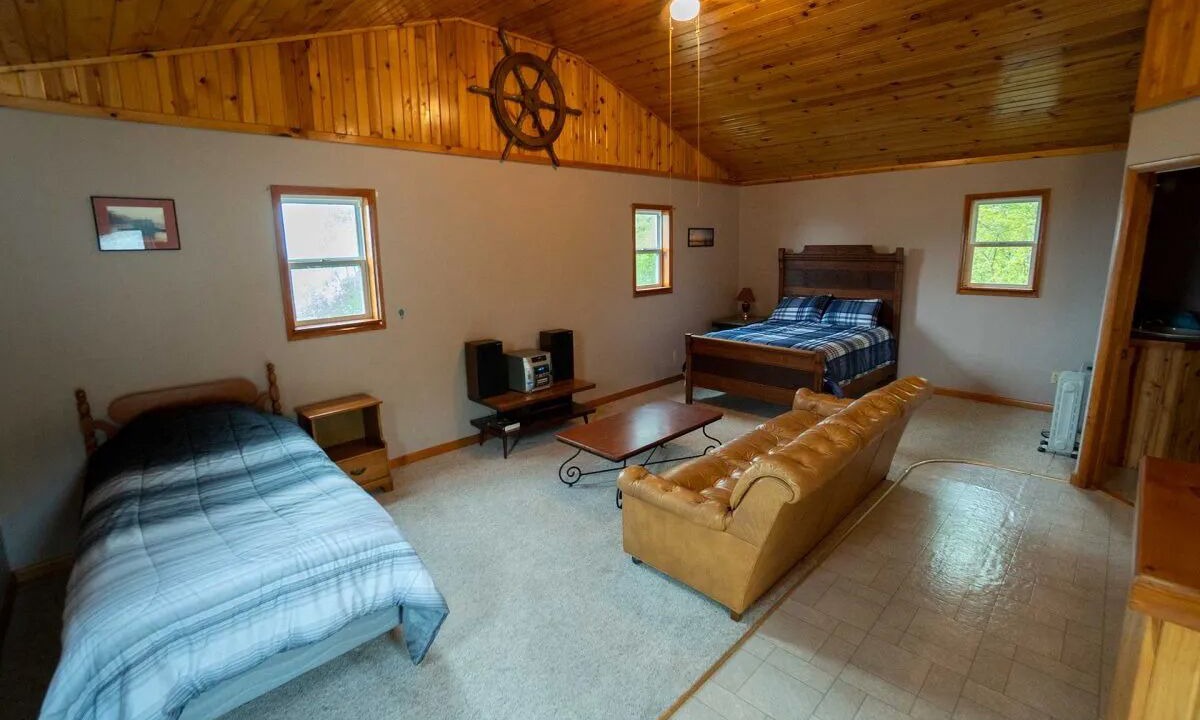 Photo of Bedroom in Kelleys Island
