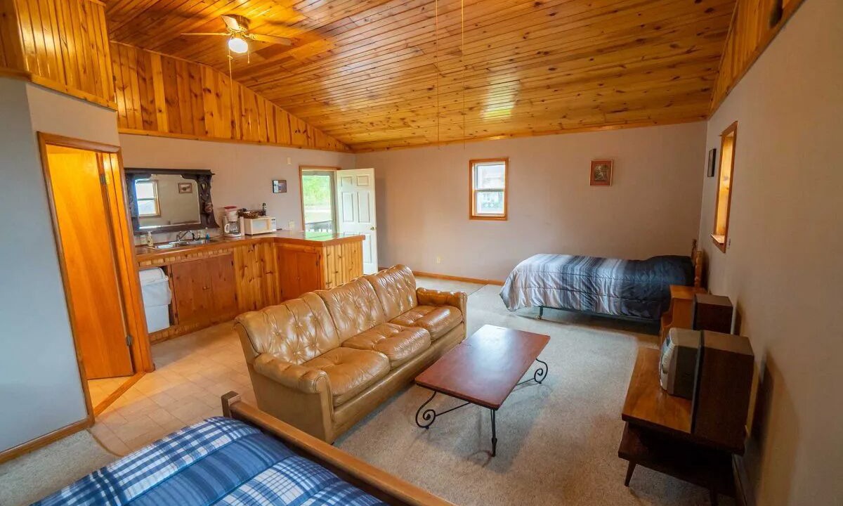 Photo of Livingroom in Kelleys Island