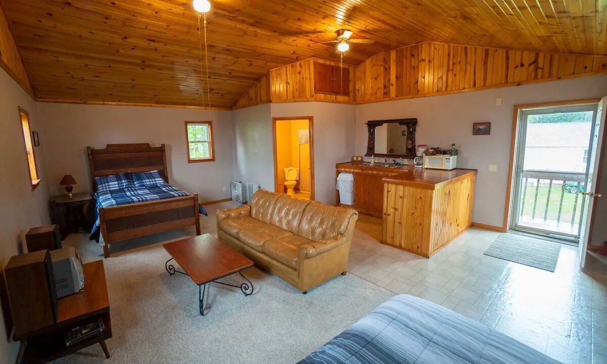 Photo of Livingroom in Kelleys Island