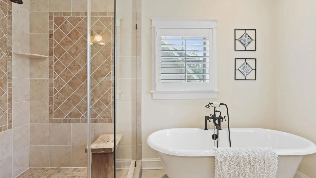 Photo of Bathroom in Aurora Highlands