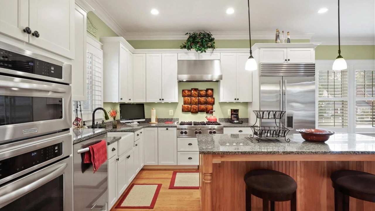 Photo of Kitchen in Aurora Highlands