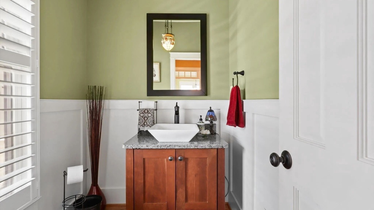 Photo of Bathroom in Aurora Highlands