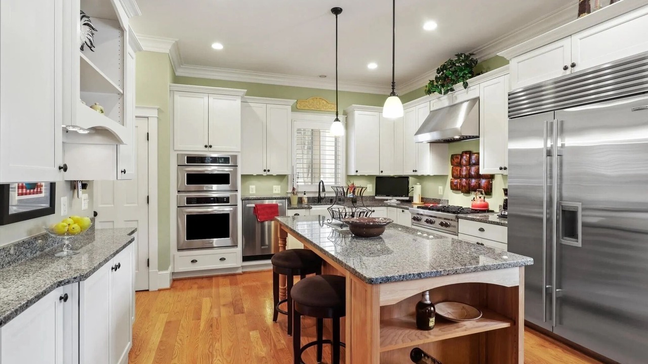 Photo of Kitchen in Aurora Highlands