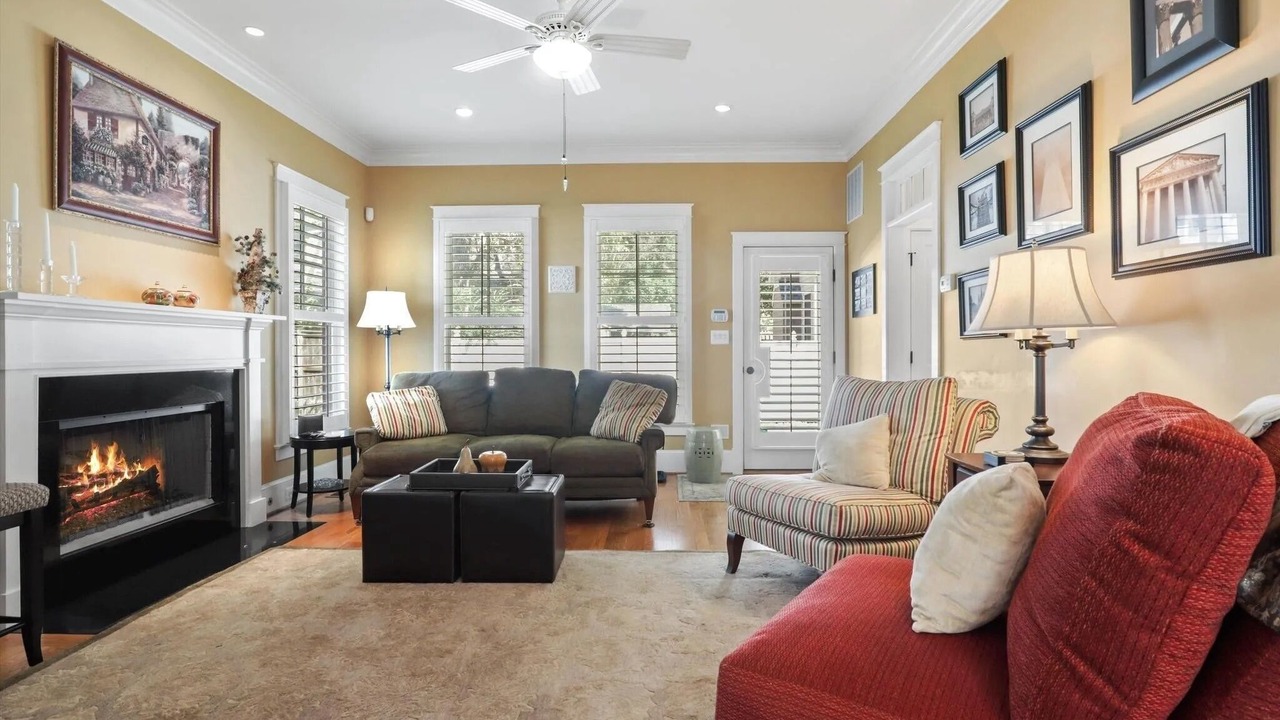 Photo of Livingroom in Aurora Highlands