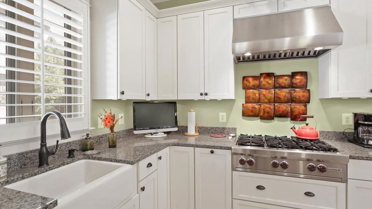 Photo of Kitchen in Aurora Highlands