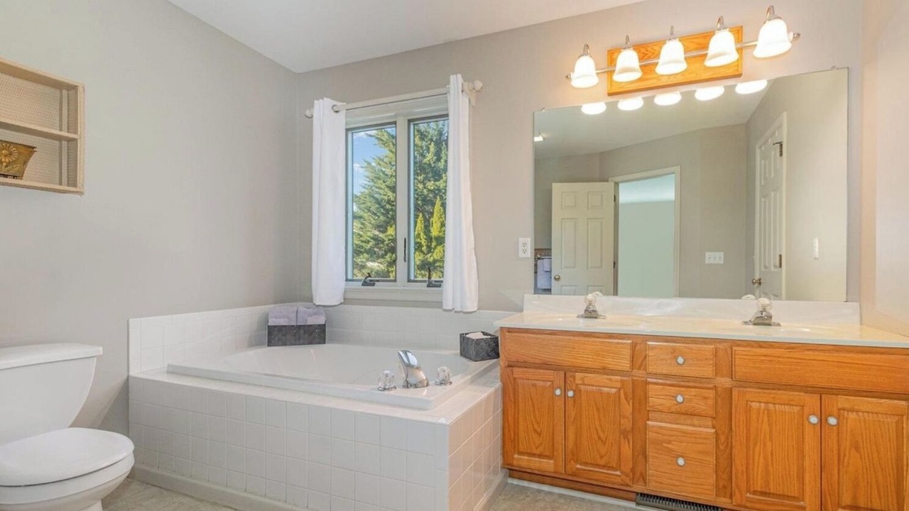 Photo of Bathroom in Palmyra