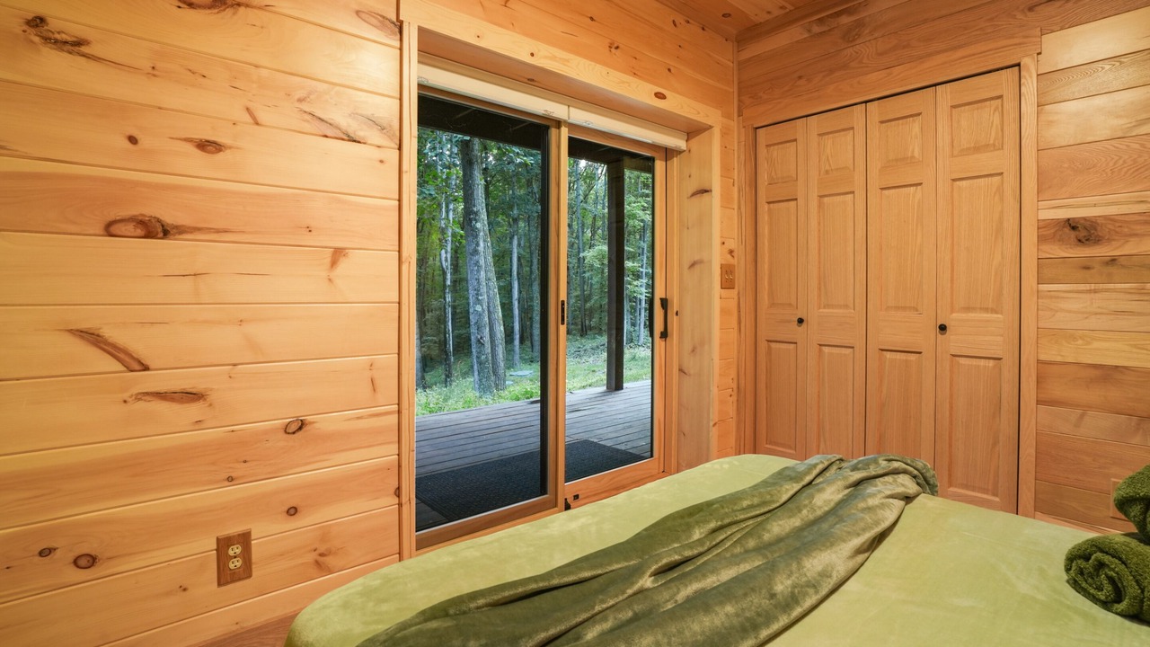 Photo of Bedroom in Laurelville