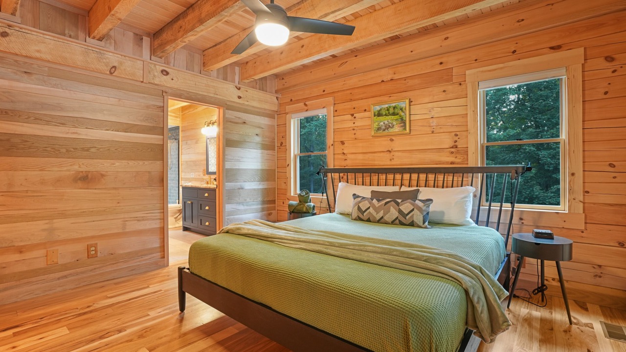 Photo of Bedroom in Laurelville
