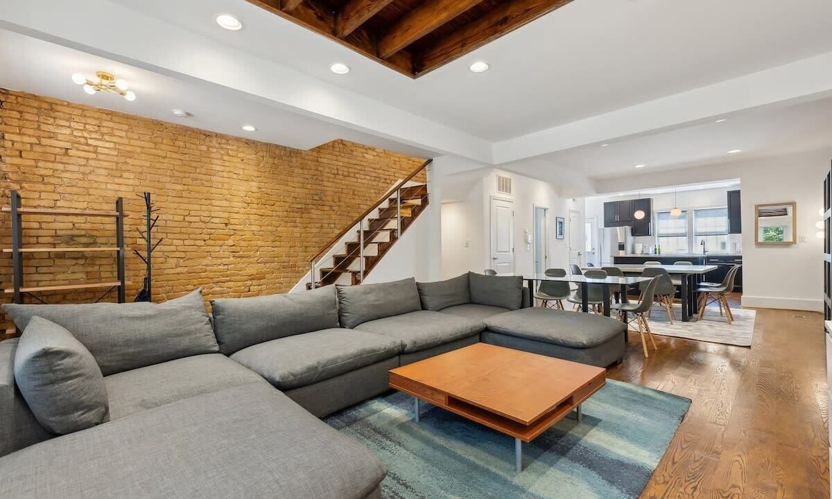 Photo of Livingroom in Petworth