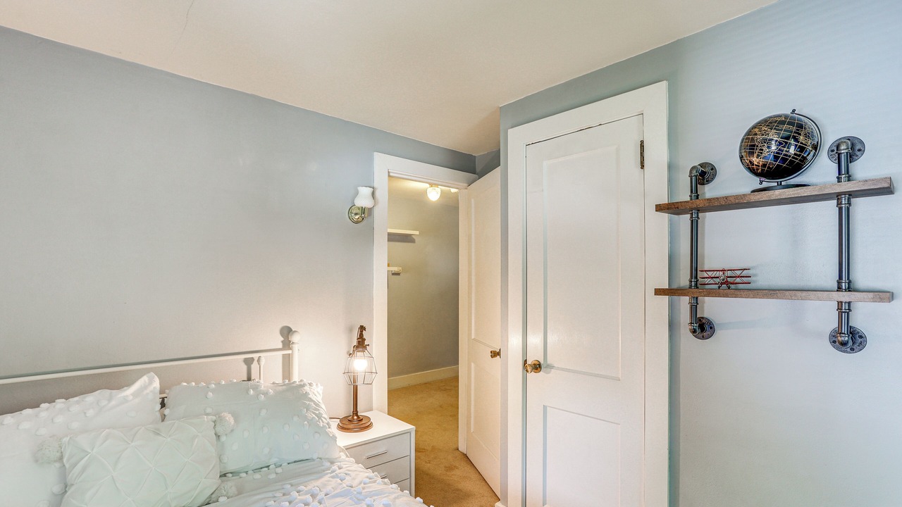 Photo of Bedroom in Annville