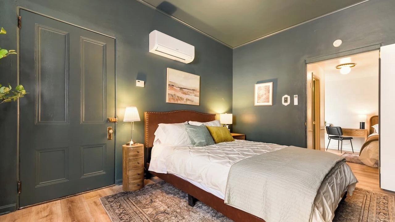 Photo of Bedroom in Lawrenceville