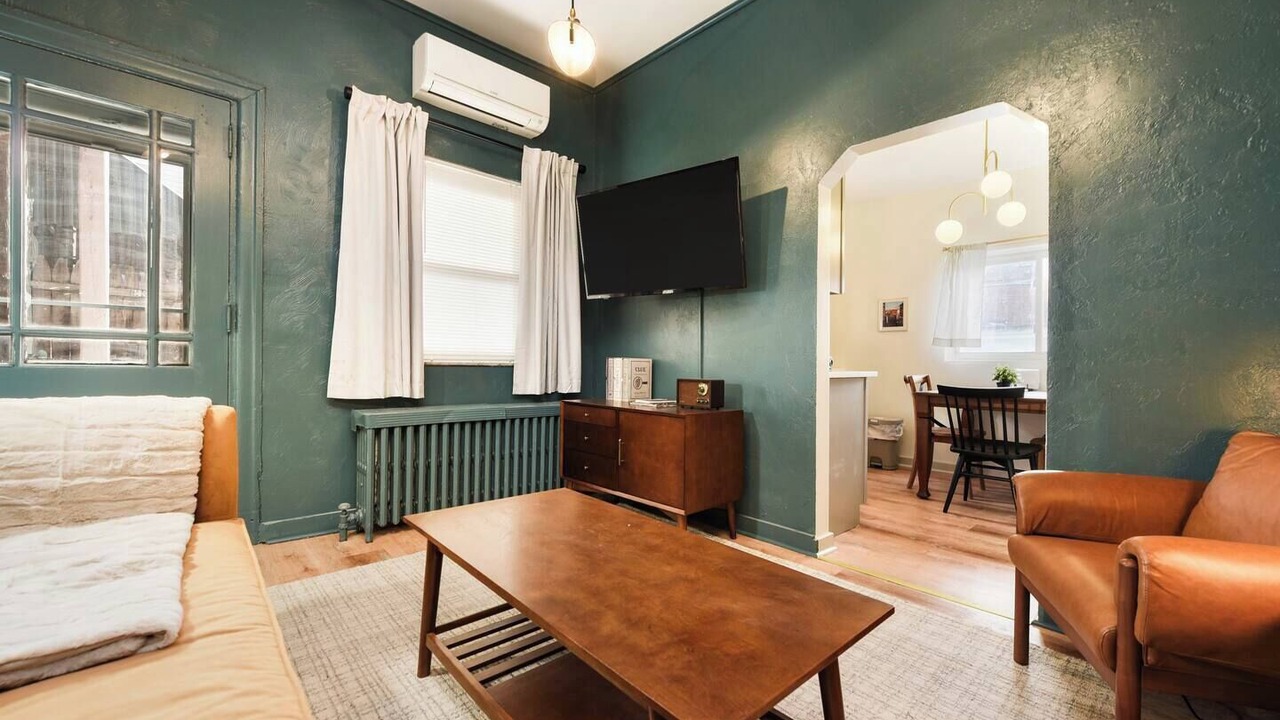 Photo of Livingroom in Lawrenceville