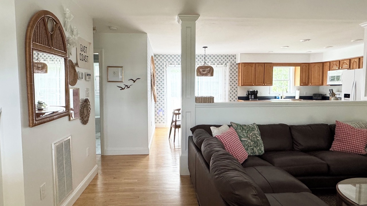 Photo of Livingroom in Bayside