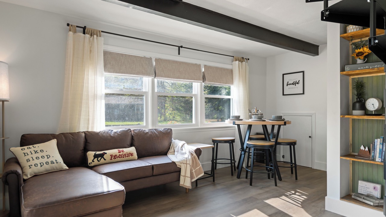 Photo of Livingroom in Luray