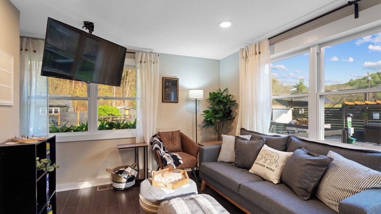 Photo of Livingroom in Luray
