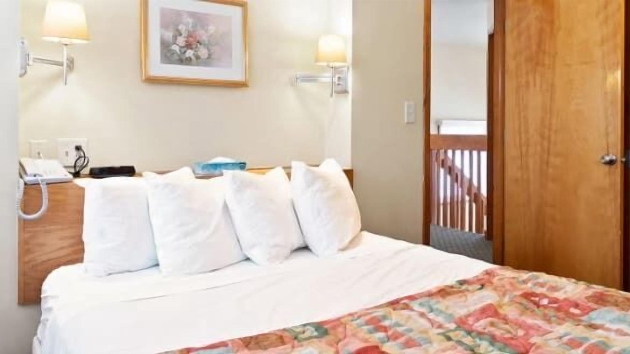 Photo of Bedroom in Shawnee On Delaware