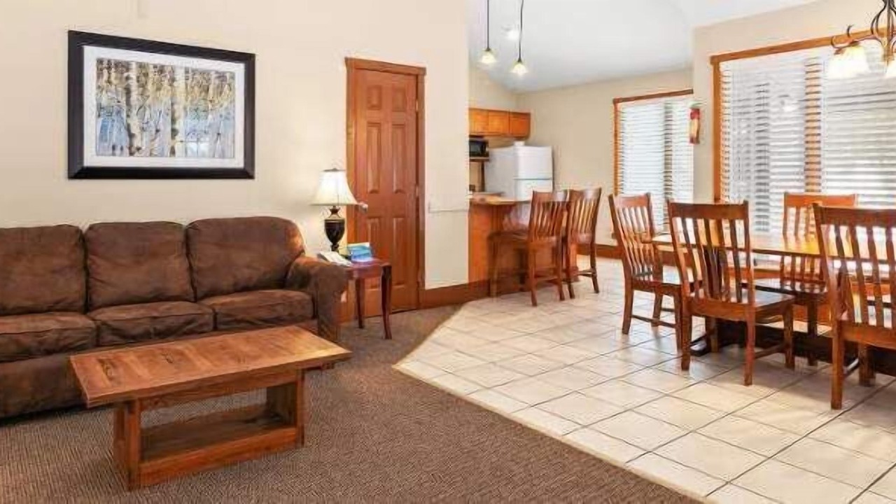 Photo of Livingroom in Shawnee On Delaware