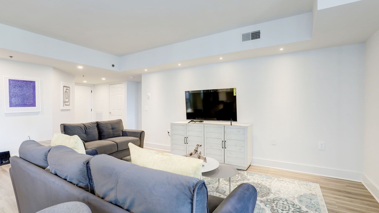 Photo of Livingroom in Crystal City
