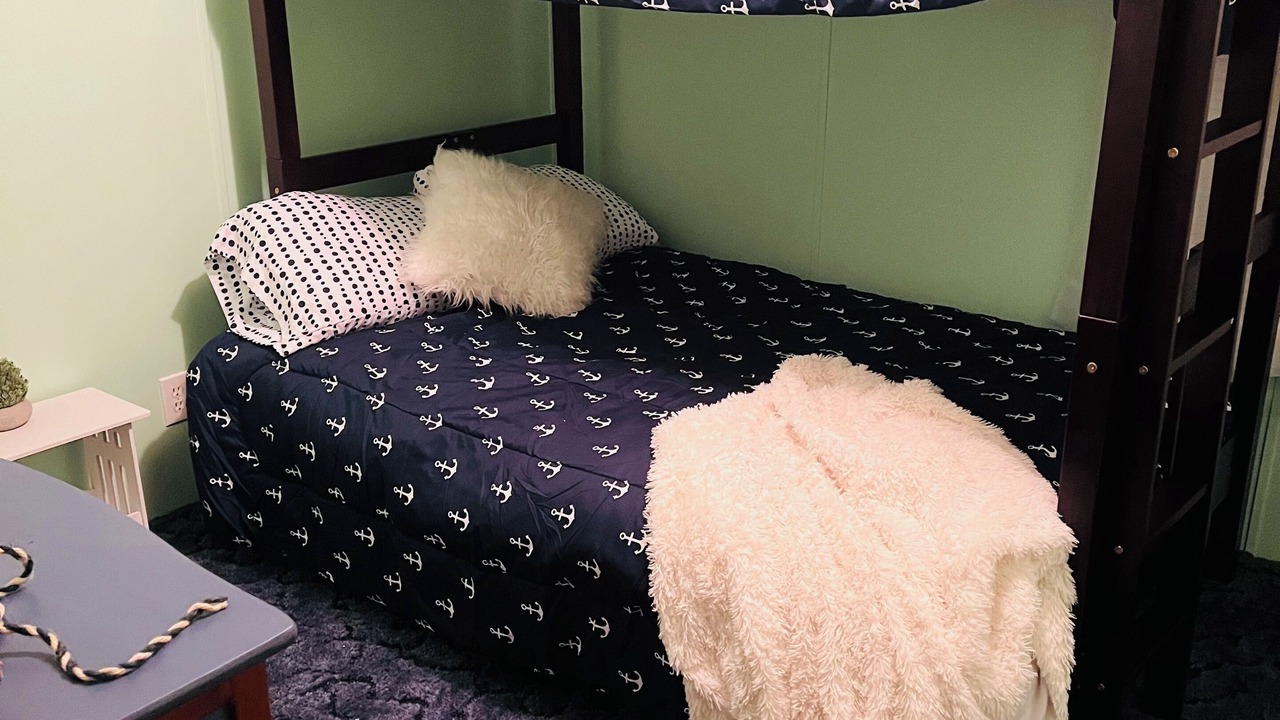 Photo of Bedroom in Willis Wharf