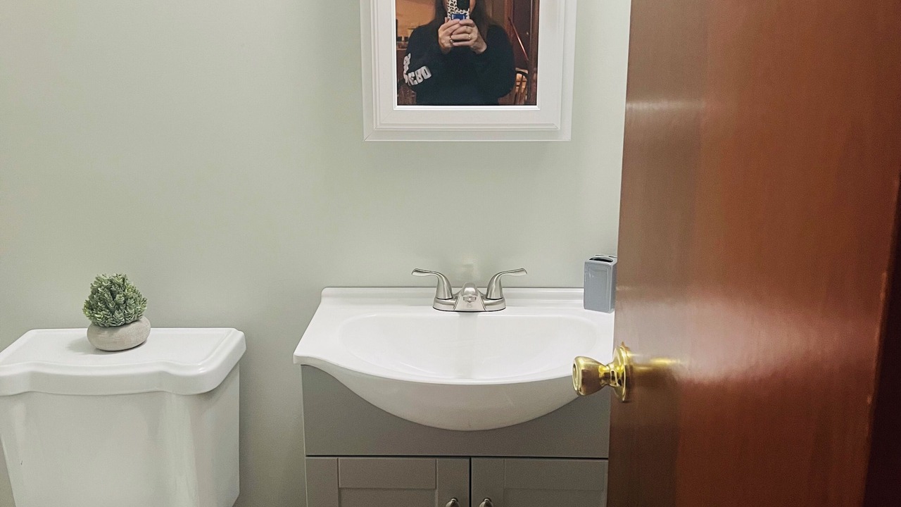 Photo of Bathroom in Willis Wharf