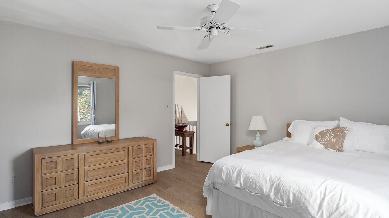 Photo of Bedroom in Deltaville