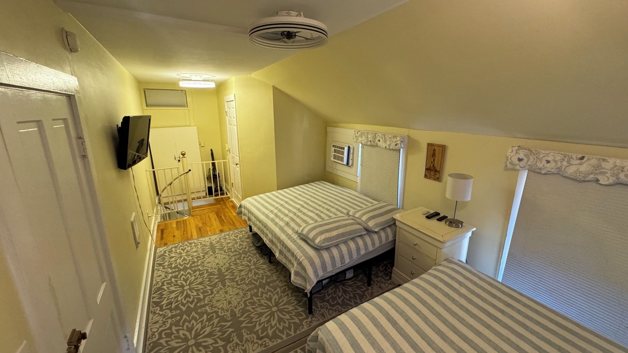 Photo of Bedroom in Lakeside
