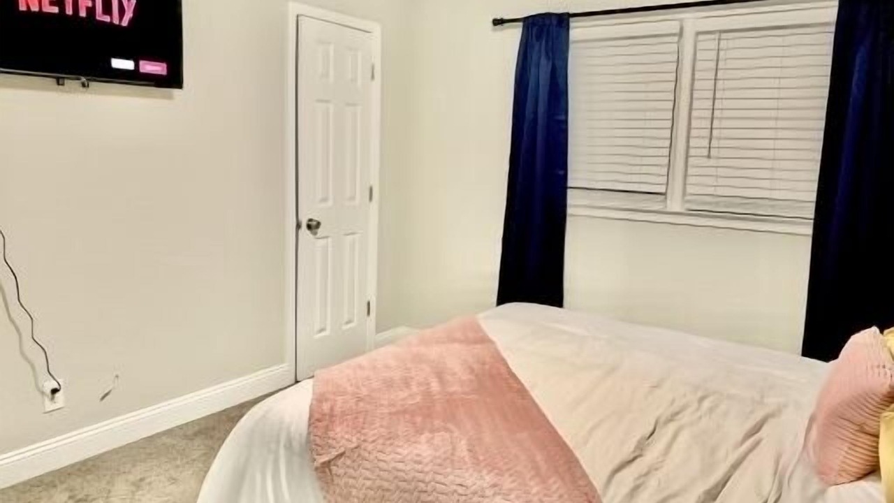 Photo of Bedroom in Plaza Midwood