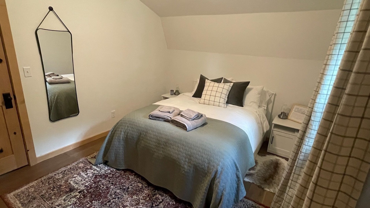 Photo of Bedroom in Thompson