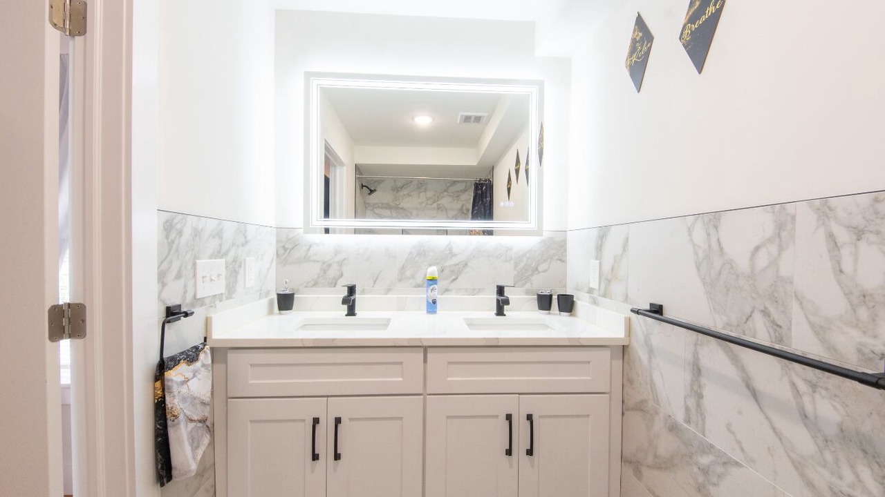 Photo of Bathroom in Weequahic