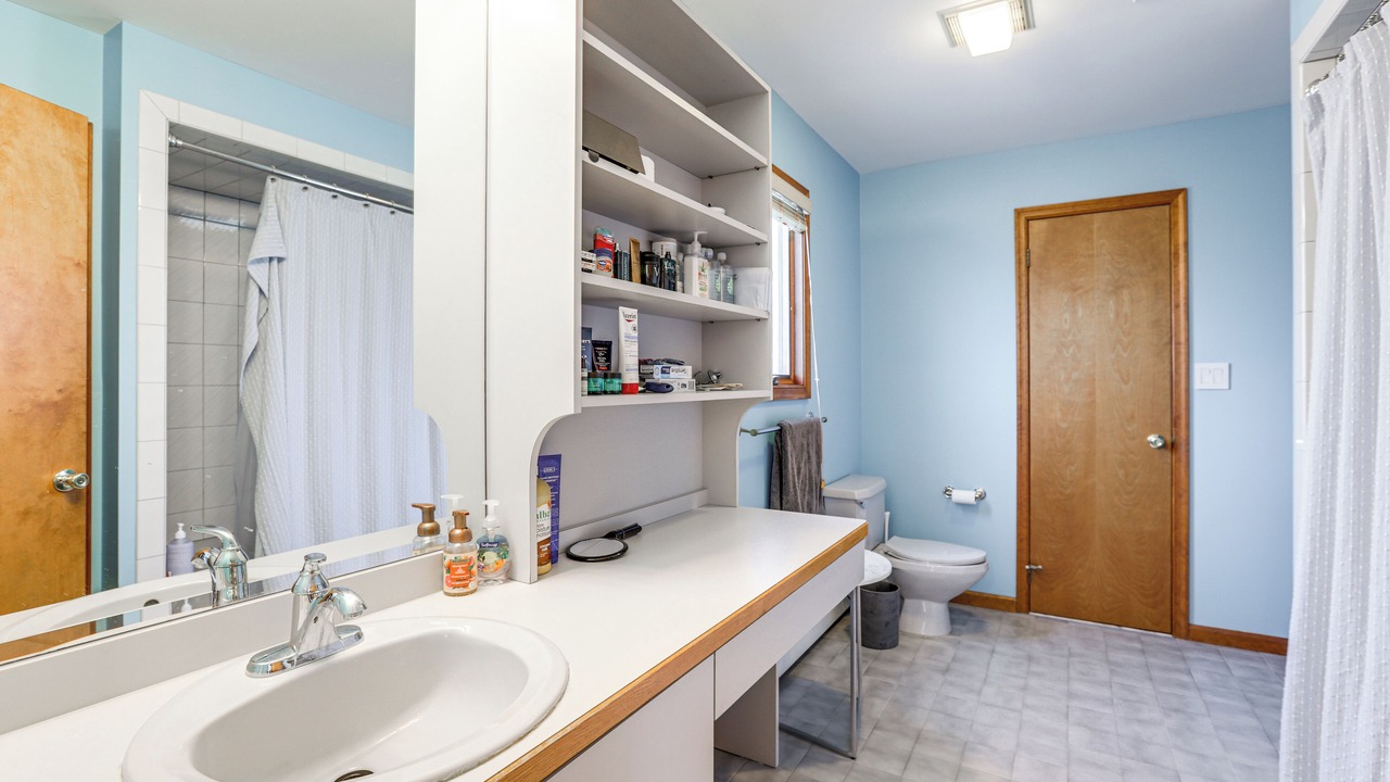 Photo of Bathroom in Brick