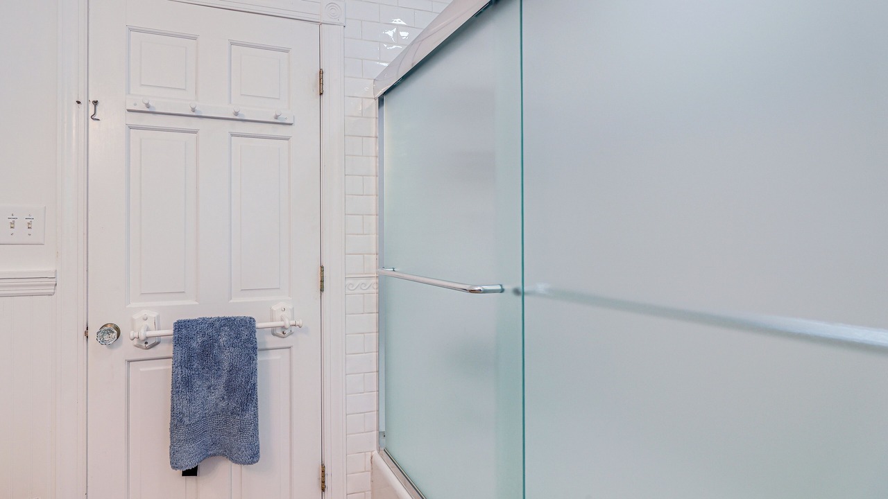 Photo of Bathroom in Harkers Island