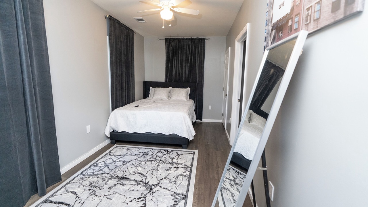Photo of Bedroom in Newark