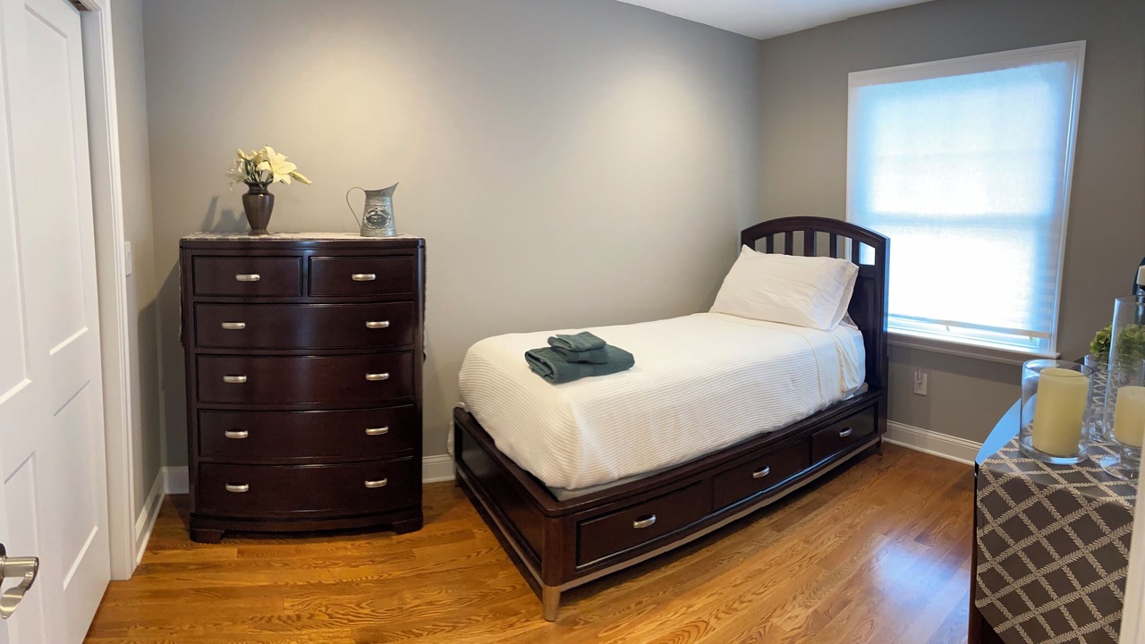 Photo of Bedroom in Elmwood Park