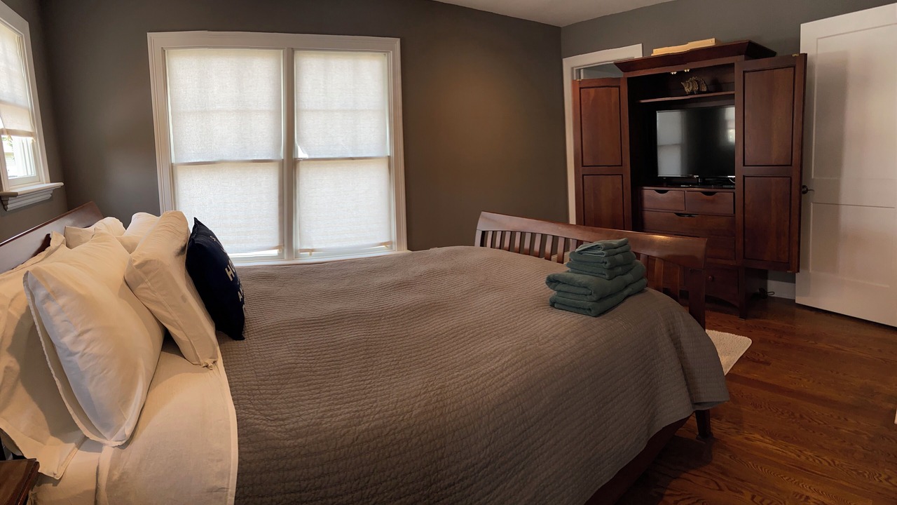 Photo of Bedroom in Elmwood Park