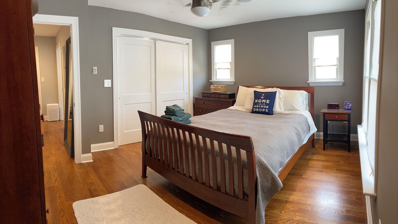Photo of Bedroom in Elmwood Park