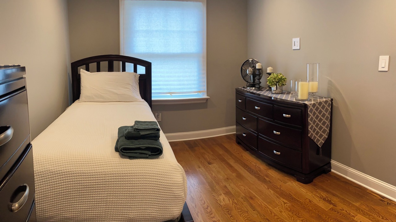 Photo of Bedroom in Elmwood Park