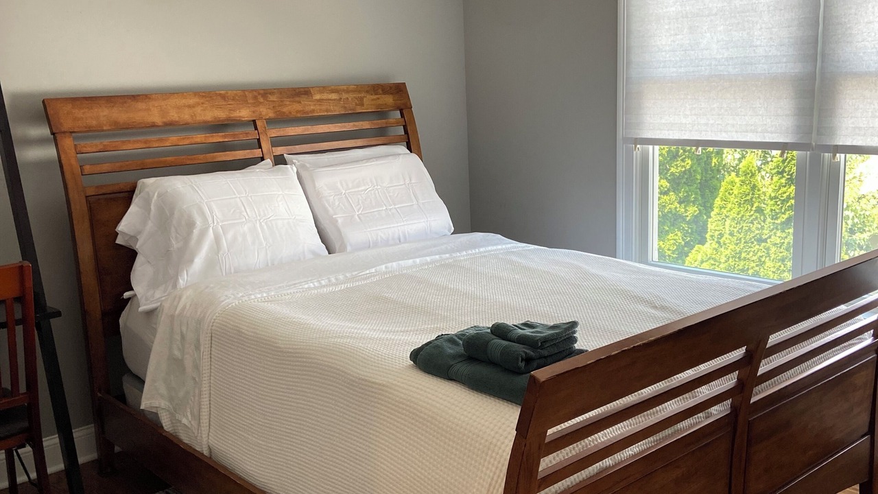 Photo of Bedroom in Elmwood Park