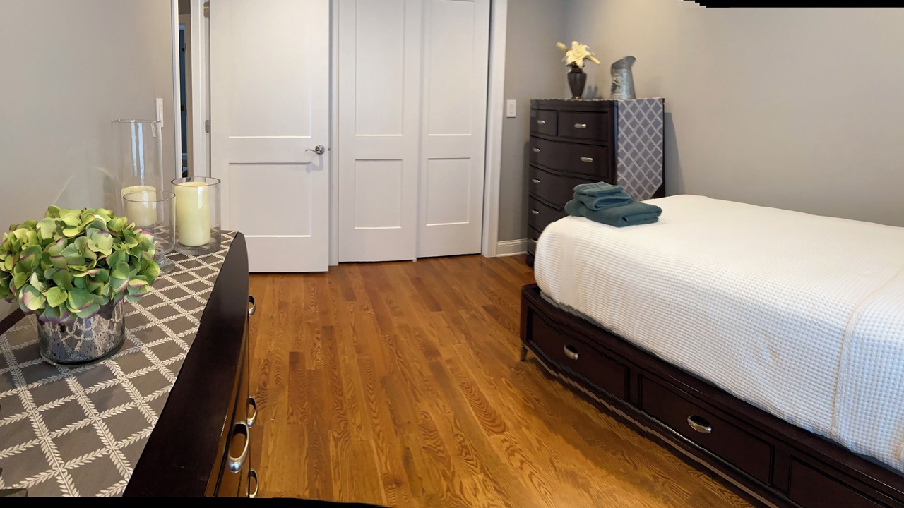 Photo of Bedroom in Elmwood Park