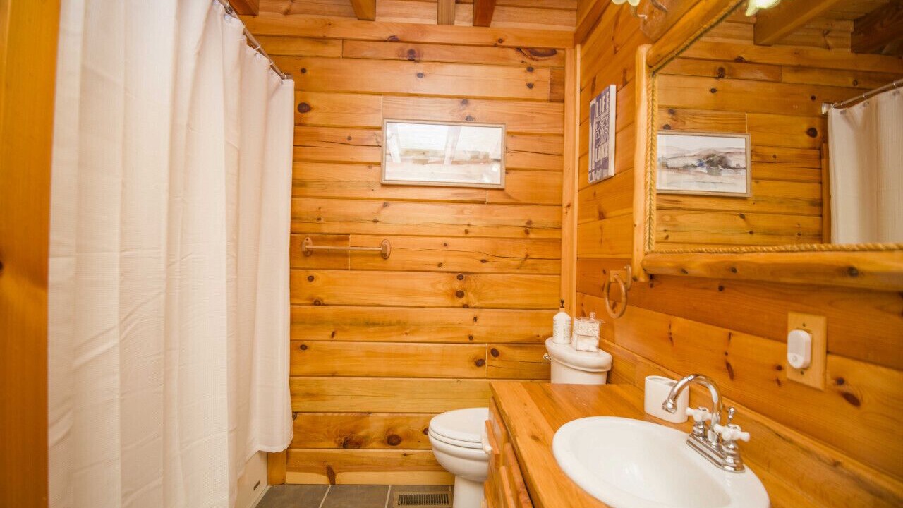 Photo of Bathroom in Ten Mile