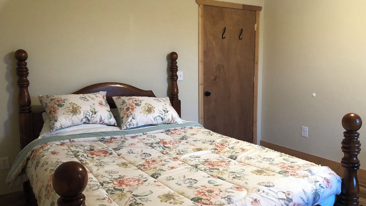 Photo of Bedroom in East Springfield