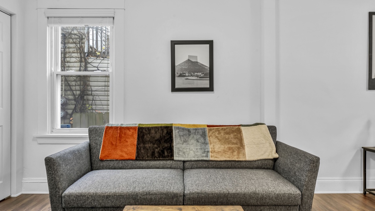 Photo of Livingroom in Detroit - Shoreway