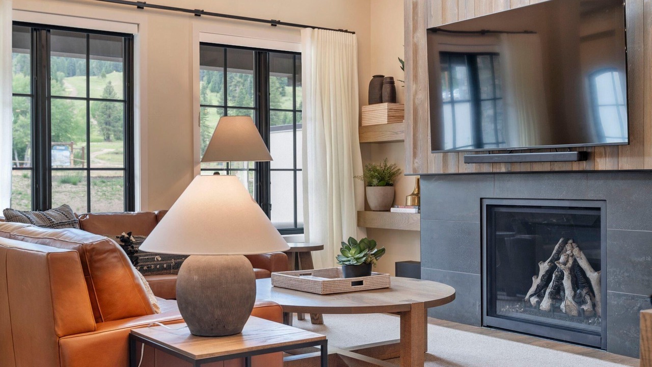Photo of Livingroom in Tamarack Resort